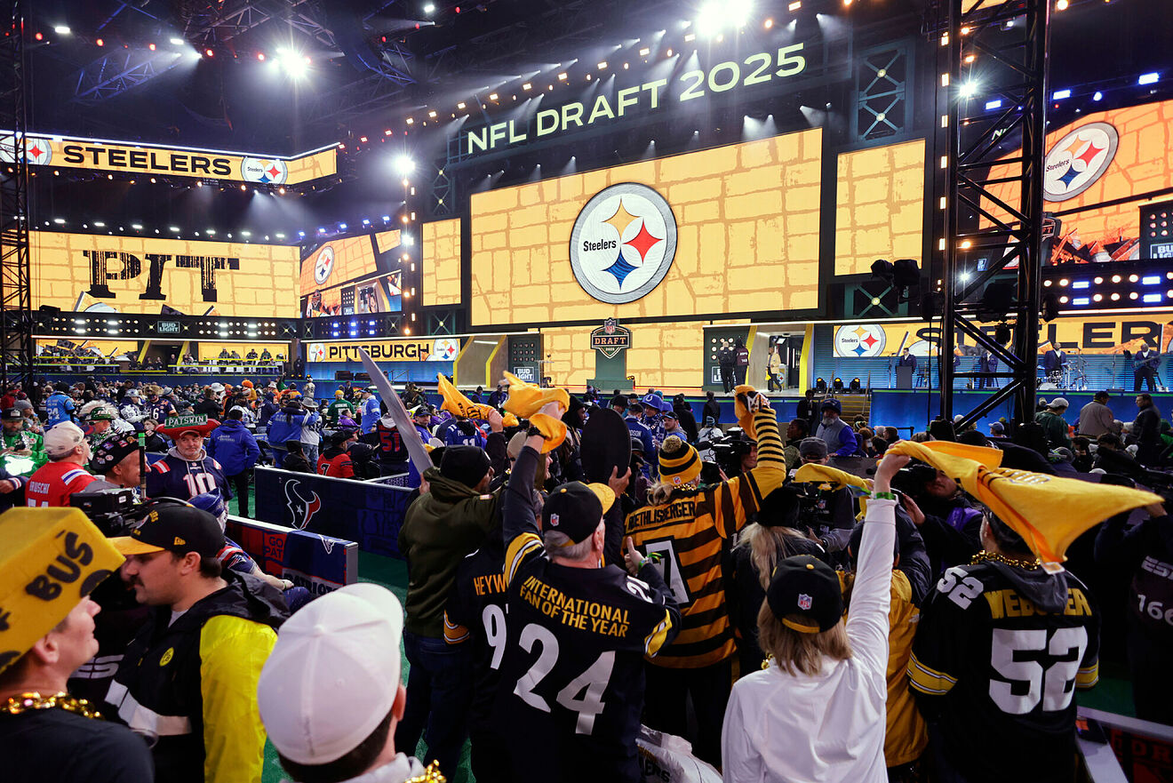 Pittsurgh Steelers fans at the NFL Draft