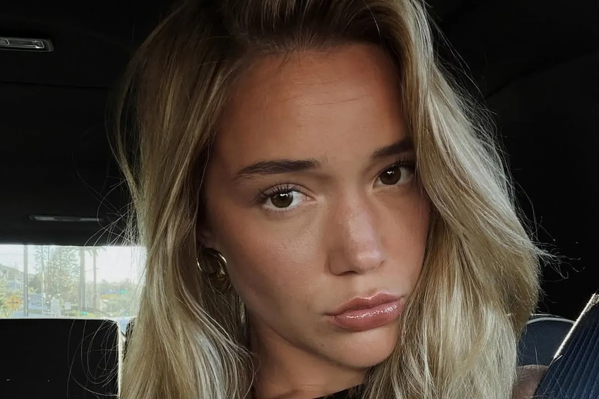 Joe Burrow's rumored GF turns heads after daring "yes pls" reply to bikini-clad SI Swim model