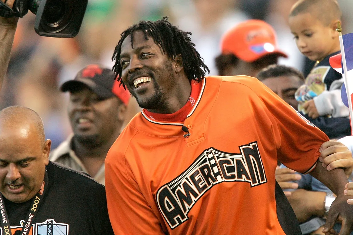 Guerrero Sr. Inspires Son After Blue Jays Rally to Even World Series vs. Dodgers