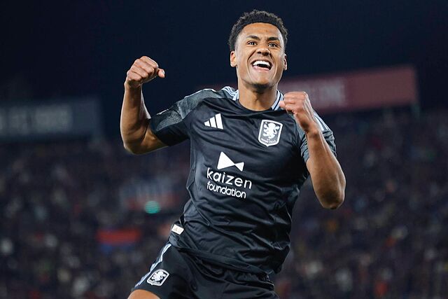 Watkins celebrando uno de los goles contra el Bolonia.