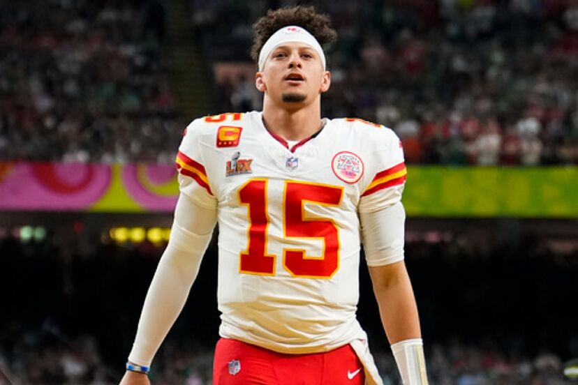 BREAKING NEWS: Patrick Mahomes caused controversy with a game-changing INT that contributed to the Kansas City Chiefs' bitter loss to the Denver Broncos. As the Kansas City Chiefs were trying to make a breakthrough in the final quarter, Mahomes' risky pass — which was expected to turn the game around — was read perfectly and seized by the Denver Broncos defense. This INT not only extinguished the Chiefs' hopes of a comeback but also directly contributed to the Chiefs' bitter loss to their mountain rivals. Fans exploded in debate: was it a bold decision or an unforgivable mistake from Kansas City's number one QB?