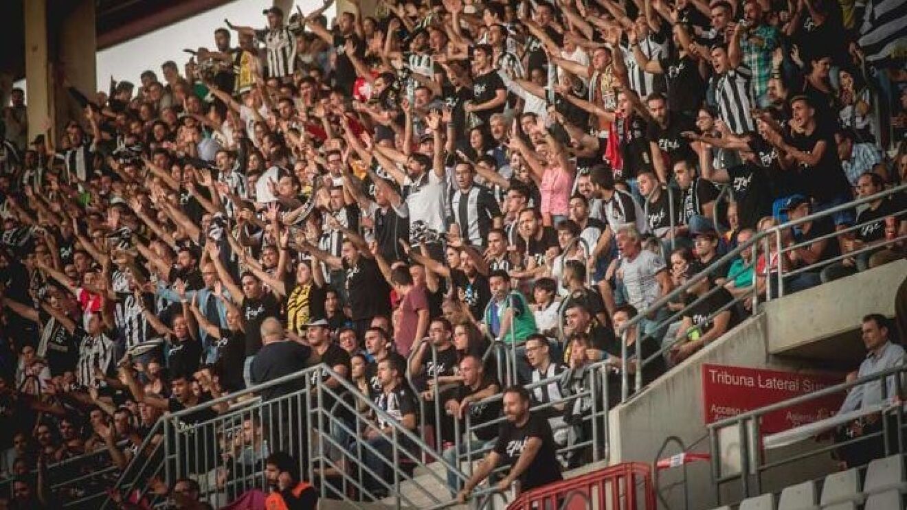 Aficionados del Cartagena.