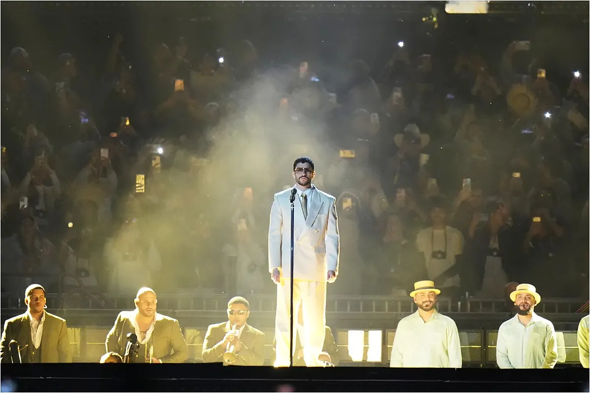 Bad Bunny wins over Mexican fans with Mr. Iguana, Penta Zero Miedo and wrestling