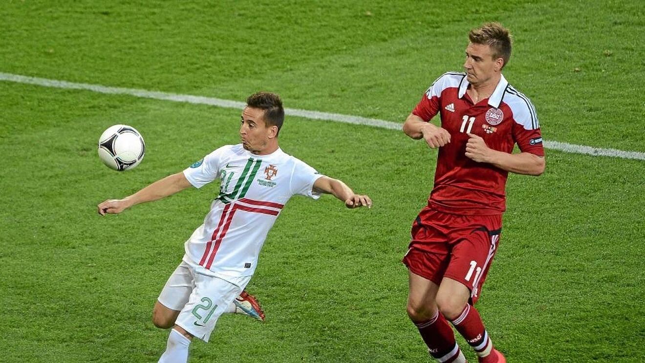 Bendtner, durante un partido con su selecci�n.