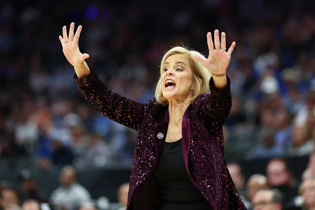 Kim Mulkey can't hide her reaction when asked about a possible retirement