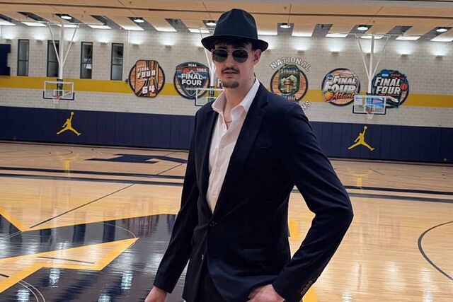 Aday Mara, antes de partir hacia Indian�polis para disputar la Final Four de la NCAA.