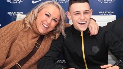 Phil Foden's mother assaulted in Manchester | Marca