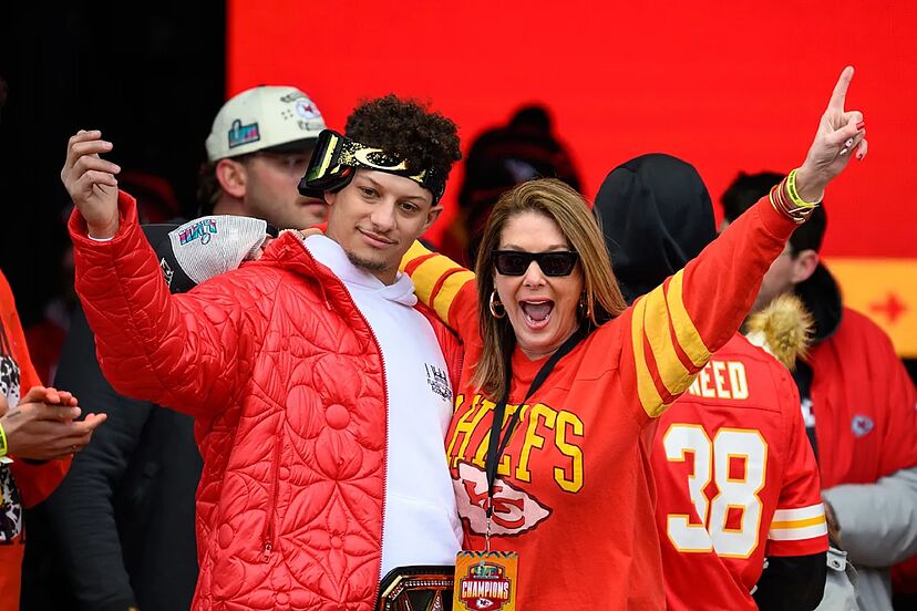 Patrick Mahomes' mom outraged when asked to tip in an awkward situation |  Marca