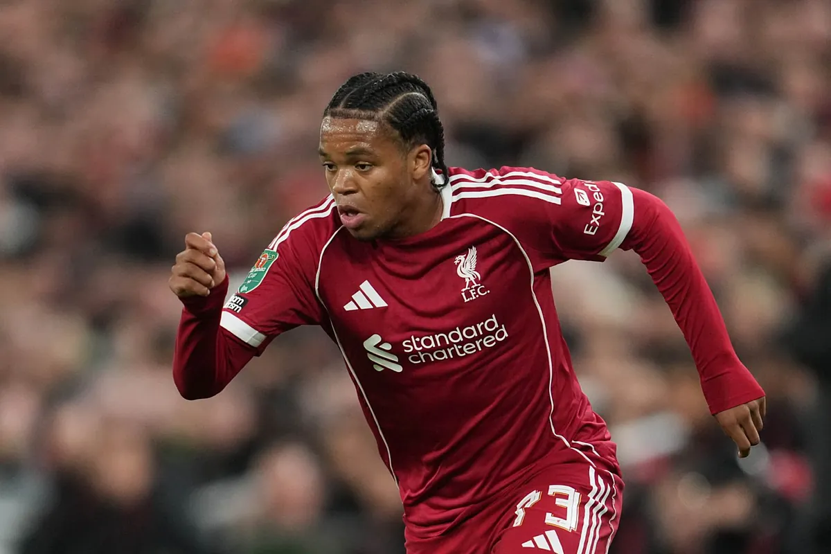 Liverpool fans explode at their manager for not including a star in the starting lineup against West Ham