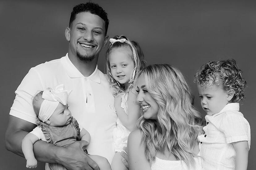 Patrick and Brittany Mahomes share first pictures of Golden: The perfect family photo | Marca