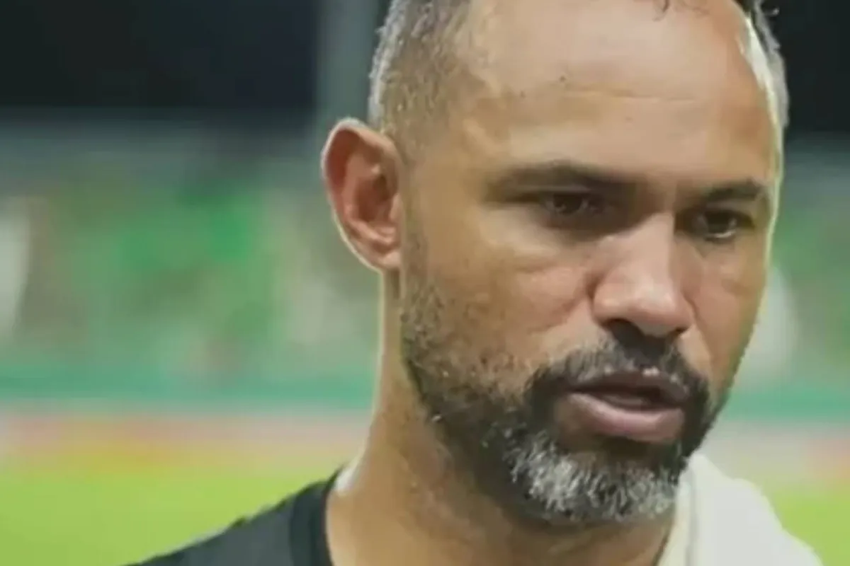 Controversial reappearance of the killer goalkeeper: cheered and support for footballers arrested for rape