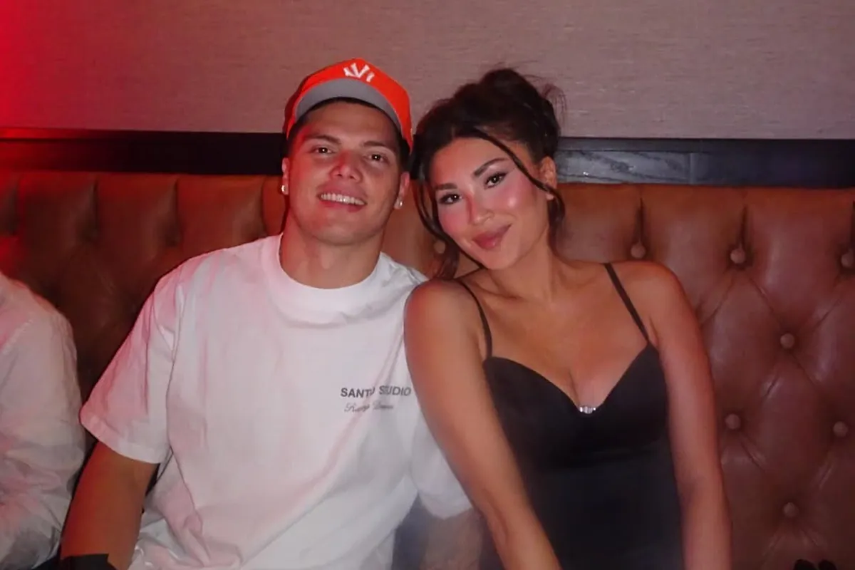 Zo Caswell's tender gesture to her fiancé Dillon Gabriel at Browns game