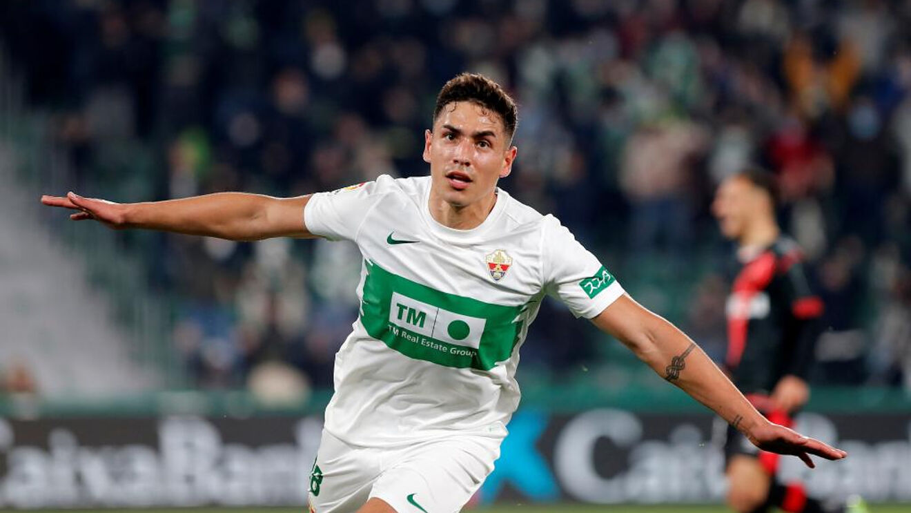 Eze Ponce celebra un gol con el Elche.