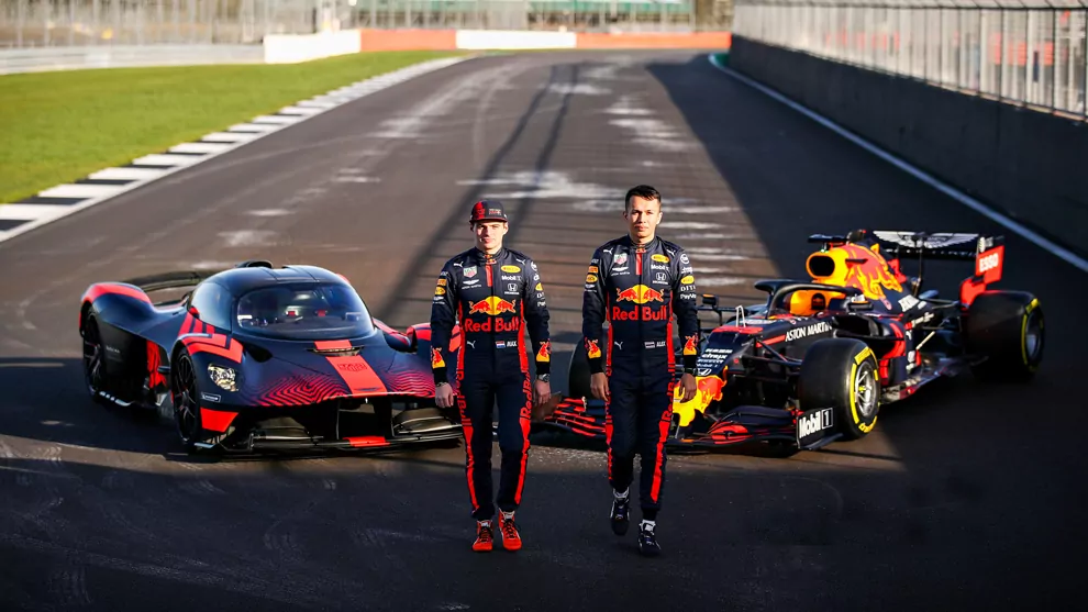Max Verstappen y Alex Albon prueban el Aston Martin Valkyrie