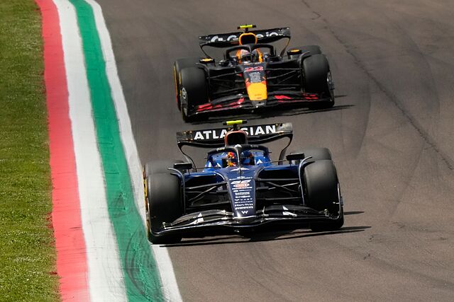 Carlos Sainz Jr. en la tercera sesi�n de entrenamientos libres en Imola.