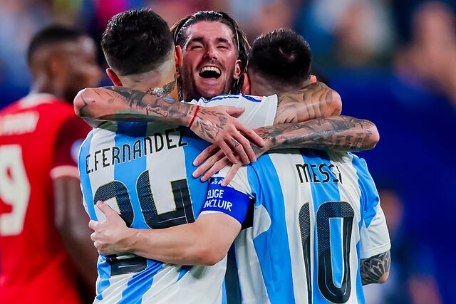 De Paul se abraza con Messi y Enzo Fern�ndez