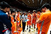 Los chavales del filial del Valencia, en el play in de la Liga U ante el Gran Canaria.