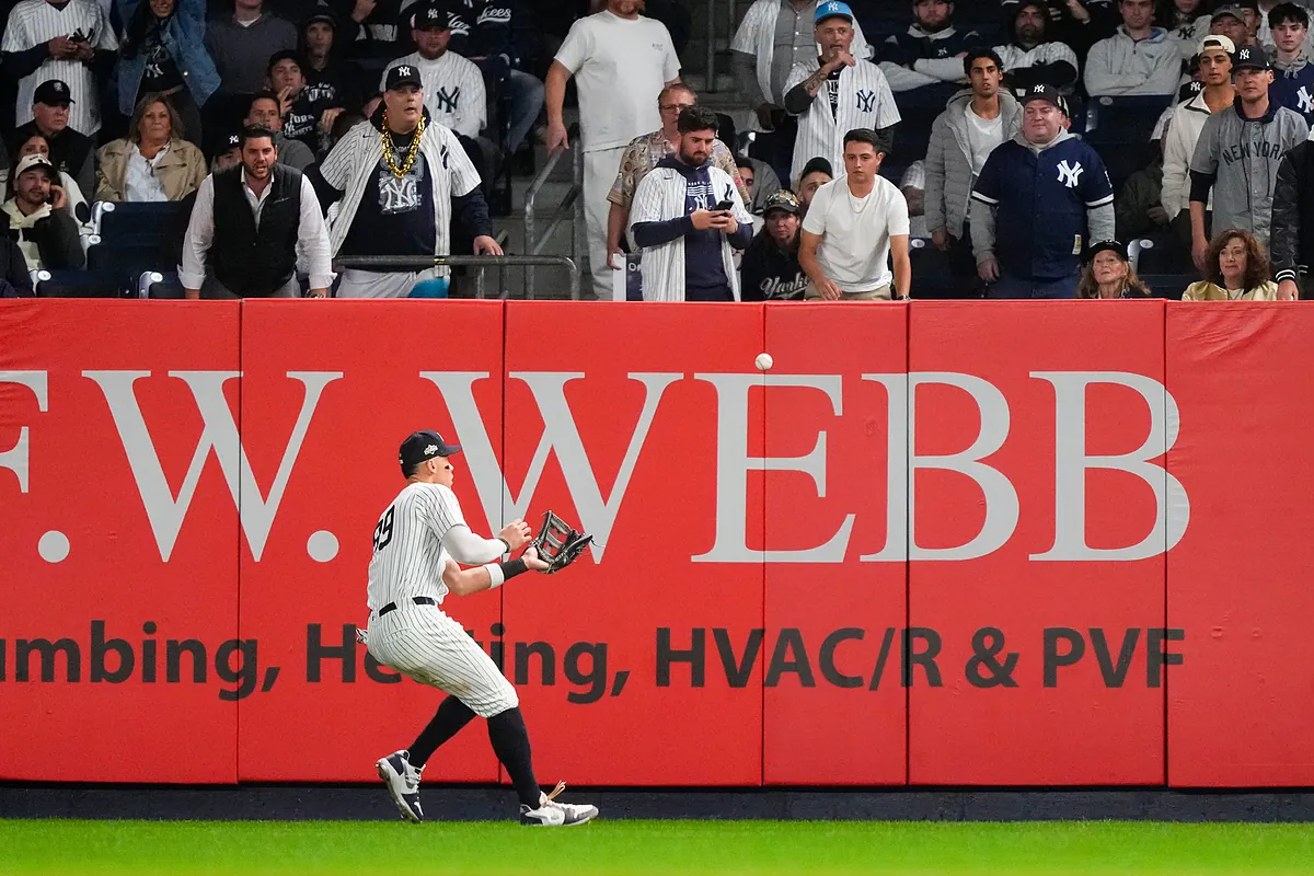 Yankees fans are fed up and calling for immediate reinforcements