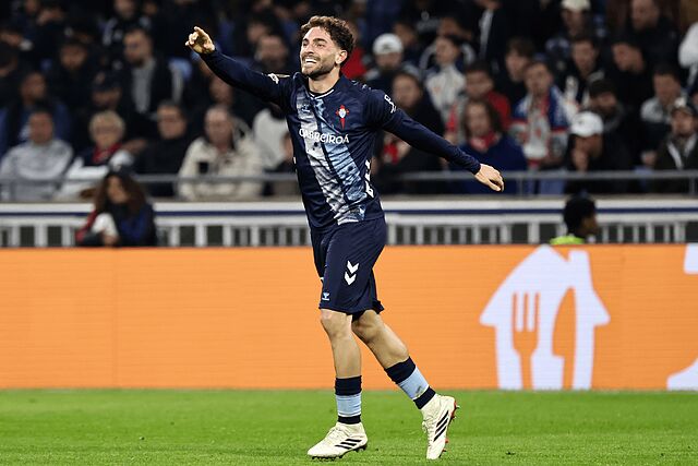 Javi Rueda celebra el gol del Celta