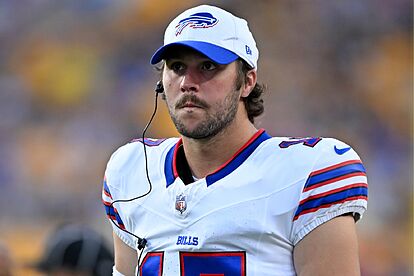 do nfl players chew tobacco Tom Brady and his robe and chewing for the first time Mike Zimmer might hear from