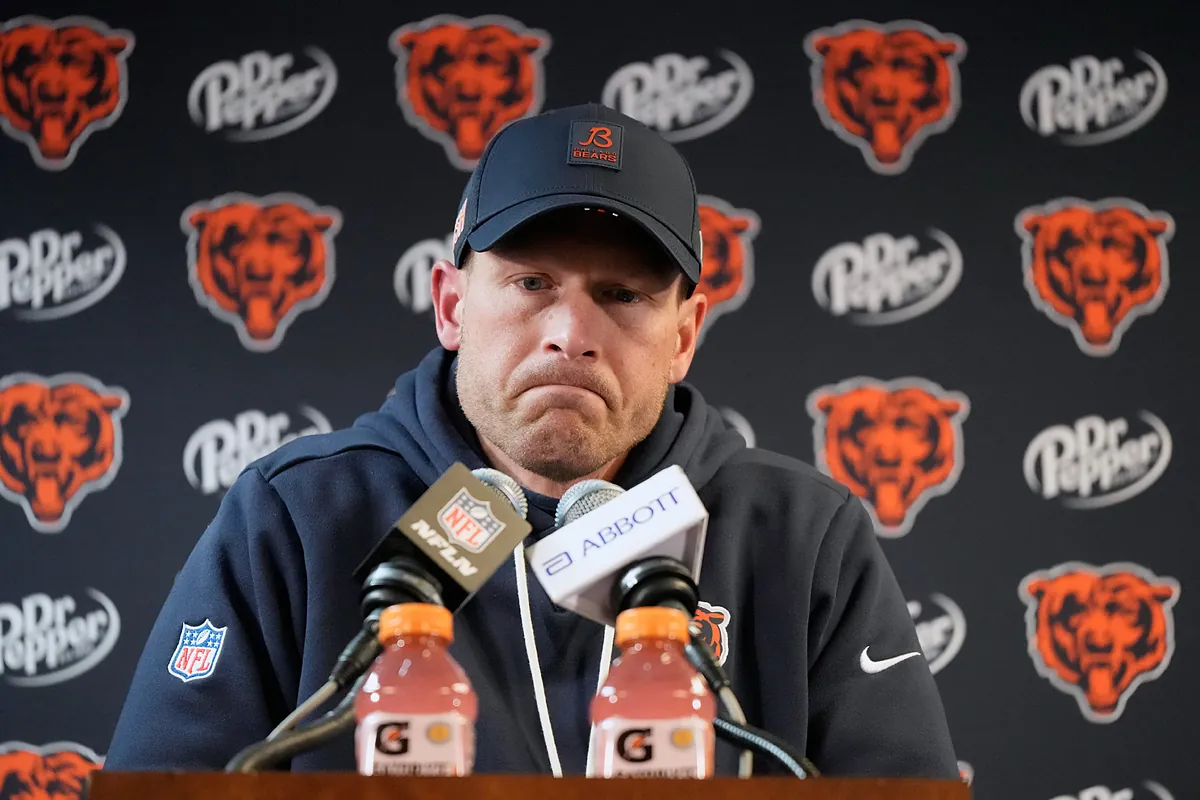 Ben Johnson reflects a frustrated locker room as Jonathan Owens leaves Simone Biles without her biggest prize