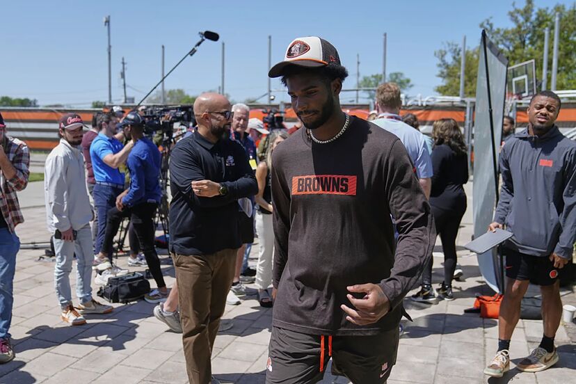 Shedeur Sanders stuns Browns coaches as QB battle heats up | Marca