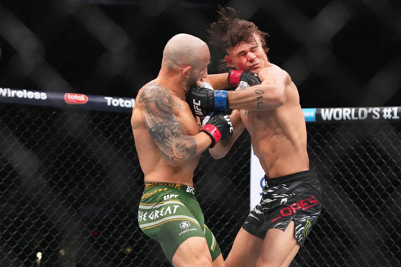 Volkanovski claims featherweight belt at UFC 314 with unanimous decision over Lopes