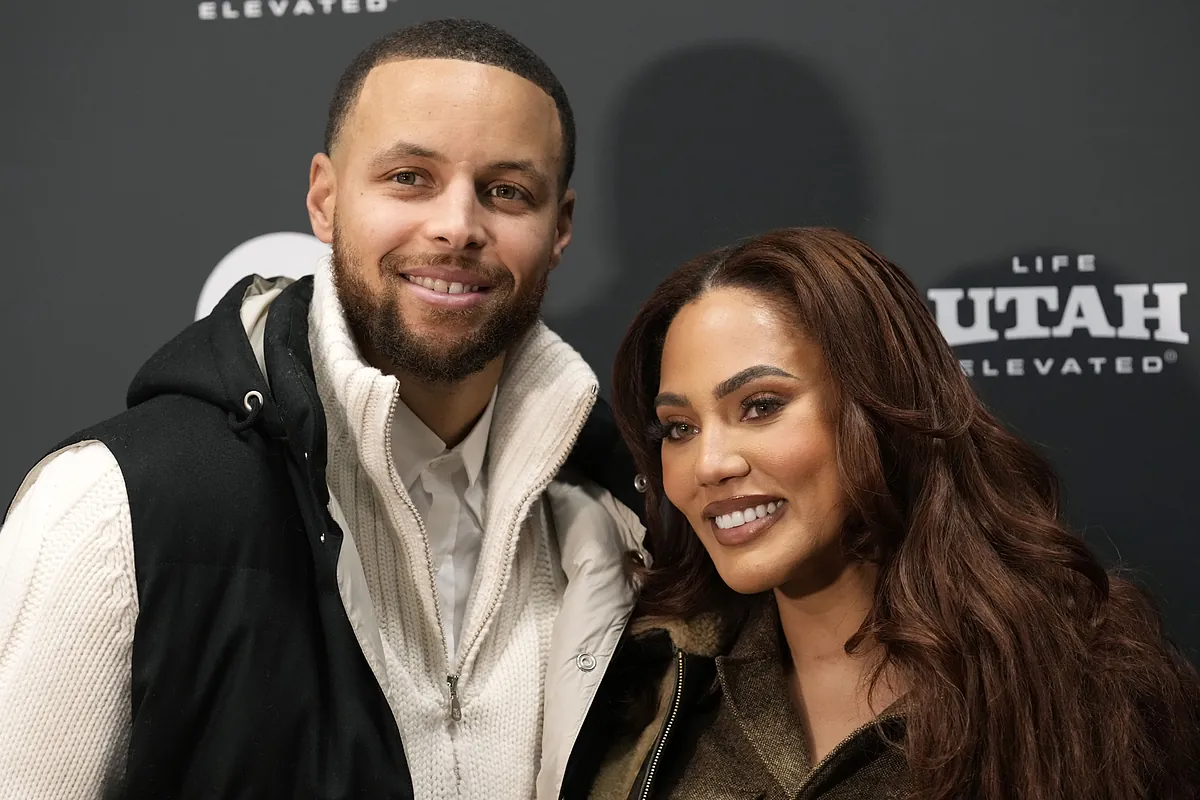 Ayesha Curry shows support for Michelle Obama following Donald Trump's racist remarks