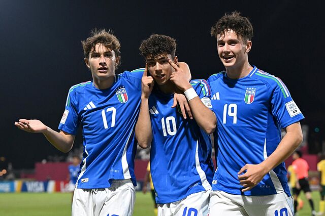 Samuele In�cio celebra un gol en el Mundial Sub17.