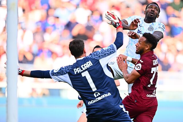 Marcus Thuram cabecea para el 0-1 ante el Torino