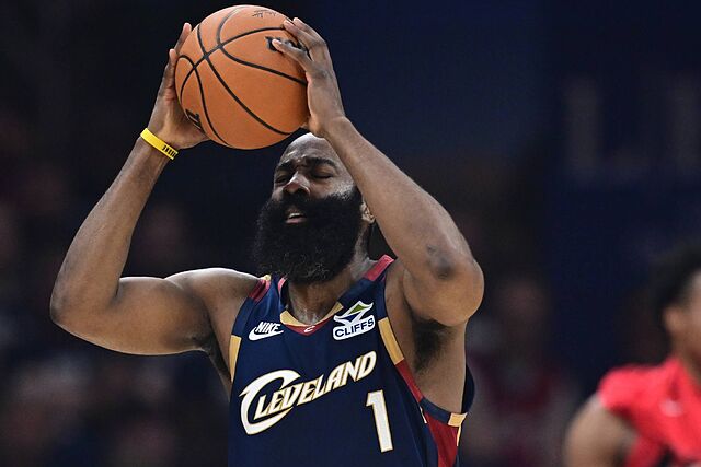 Donovan Mitchell y James Harden enchufan 58 puntos para poner el 2-0 de Cavaliers ante Raptors