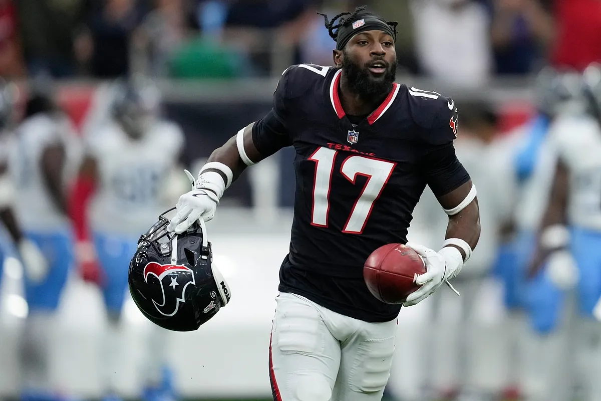 Jets' Kris Boyd readmitted to hospital after shooting