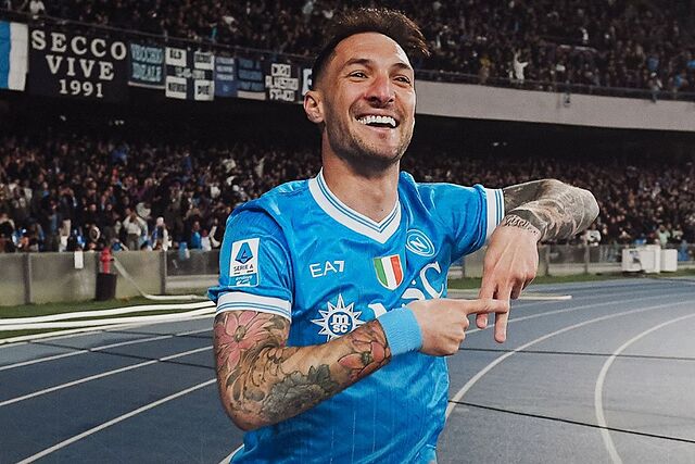 Politano festeja el gol del triunfo ante el Milan