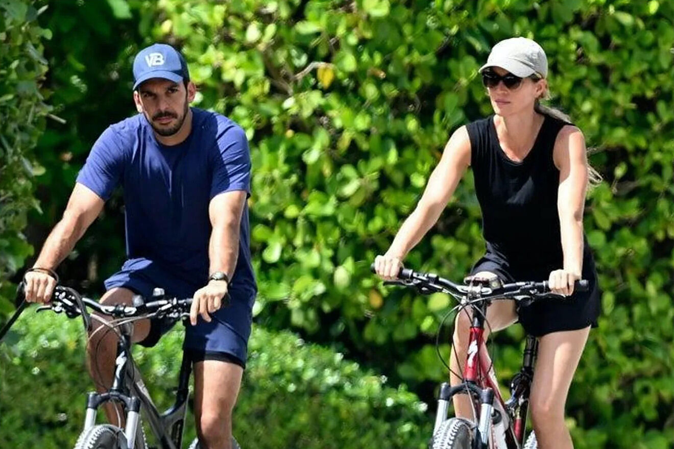 Gisele Bündchen wears wedding ring publicly for first time in Miami ...