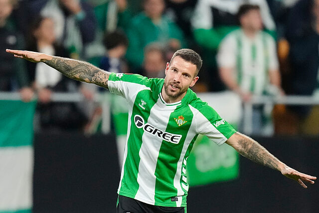 Ruibal celebra su gol al Panathinaikos